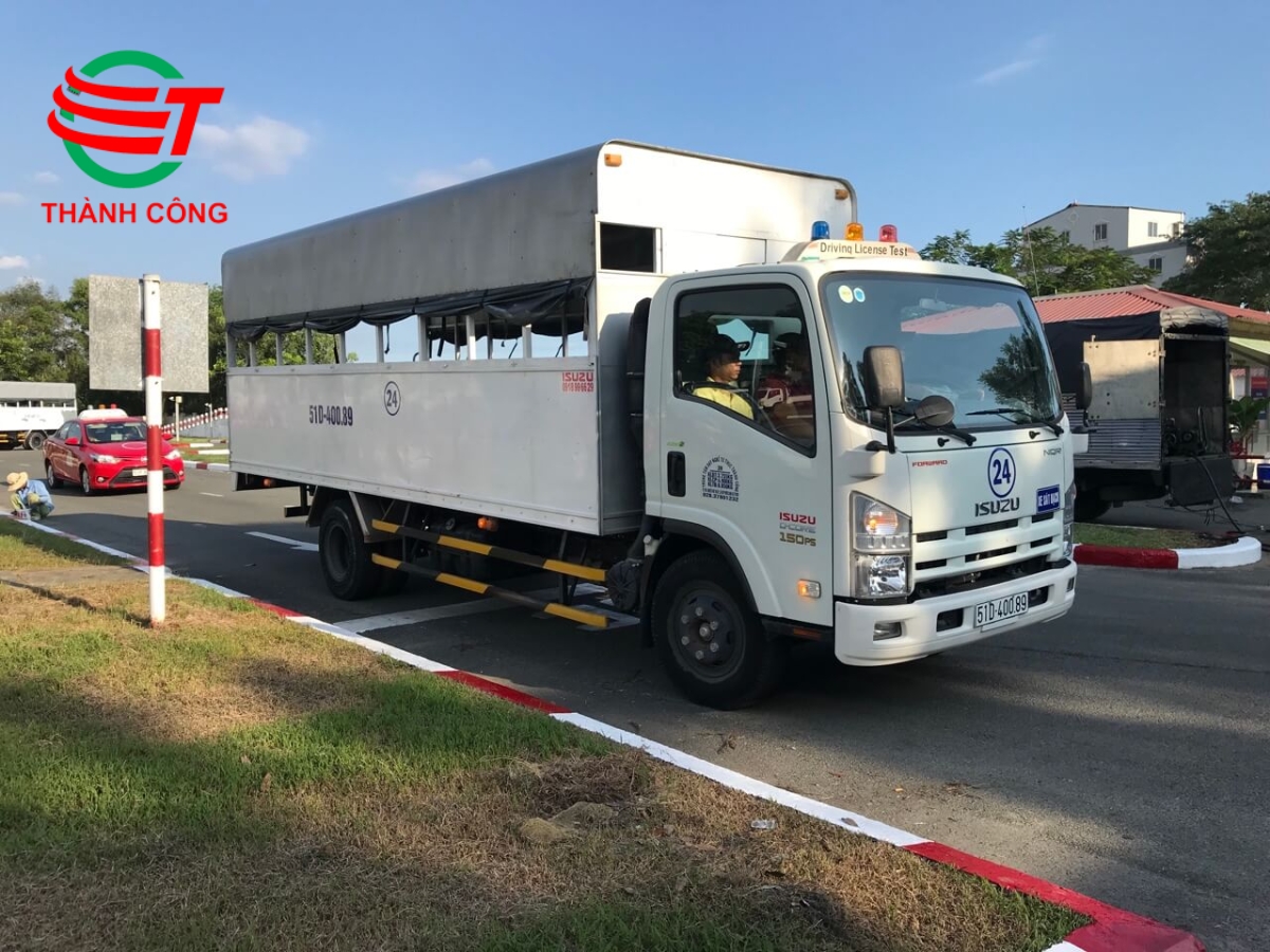 Sự khác biệt giữa bằng lái xe hạng C1 và hạng C