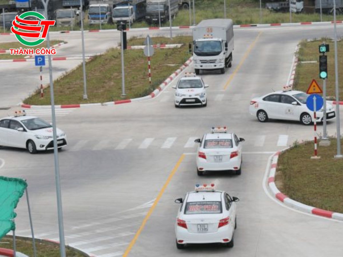 Thi sa hình B2 bao nhiêu điểm đậu